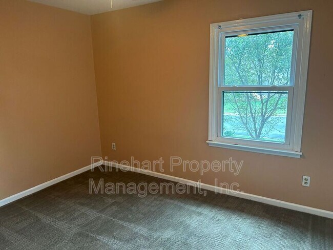 Building Photo - 285 S Herlong Ave