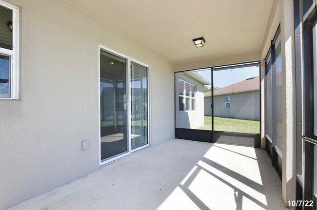 Building Photo - Beautiful 3/ 2 Home with a 2 Car Garage and a Water view- St Cloud!