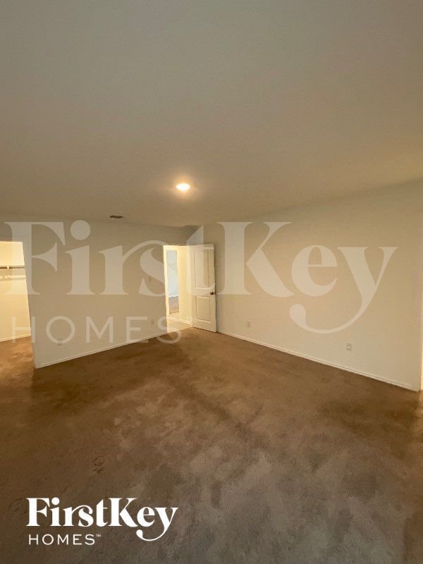 Building Photo - 1339 White Willow