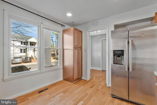 Building Photo - 8505 Jeffersonian Ct