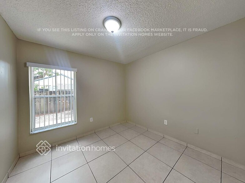 Building Photo - 8410 SW 157th Ct