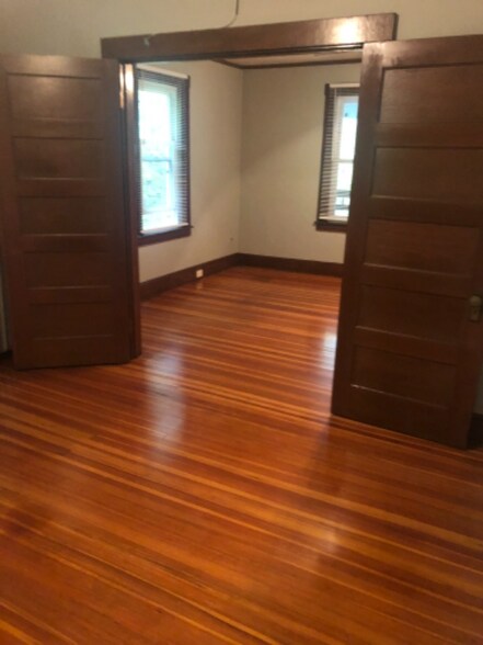 Building Photo - 18 Arch St