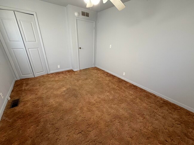 Building Photo - 1605 Crestview-