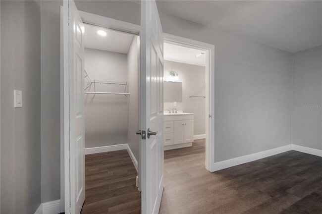 Building Photo - 6901 S Fitzgerald St