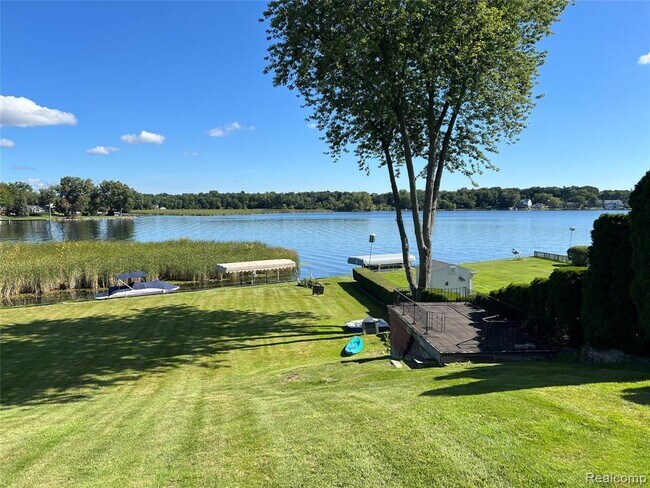 Building Photo - 3340 Windcroft St