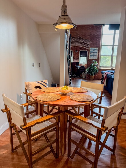 Building Photo - 494 Woonasquatucket Ave