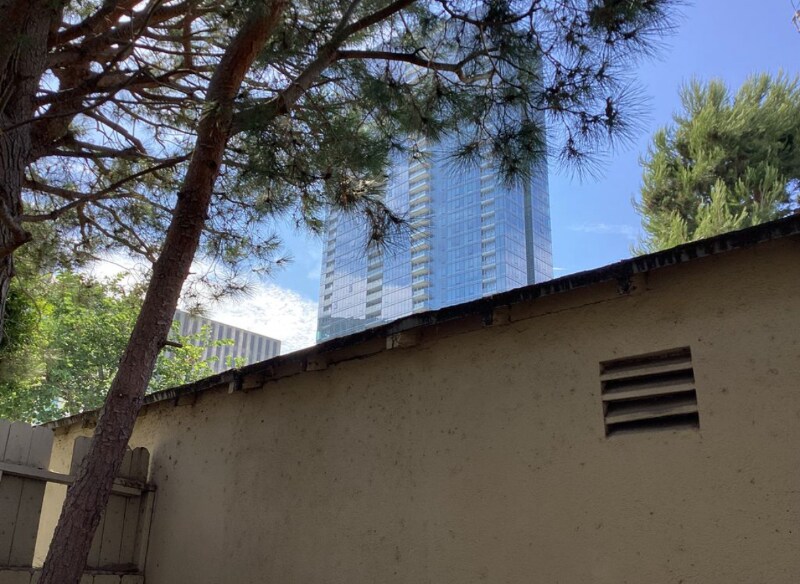 Building Photo - 9979 Robbins Dr