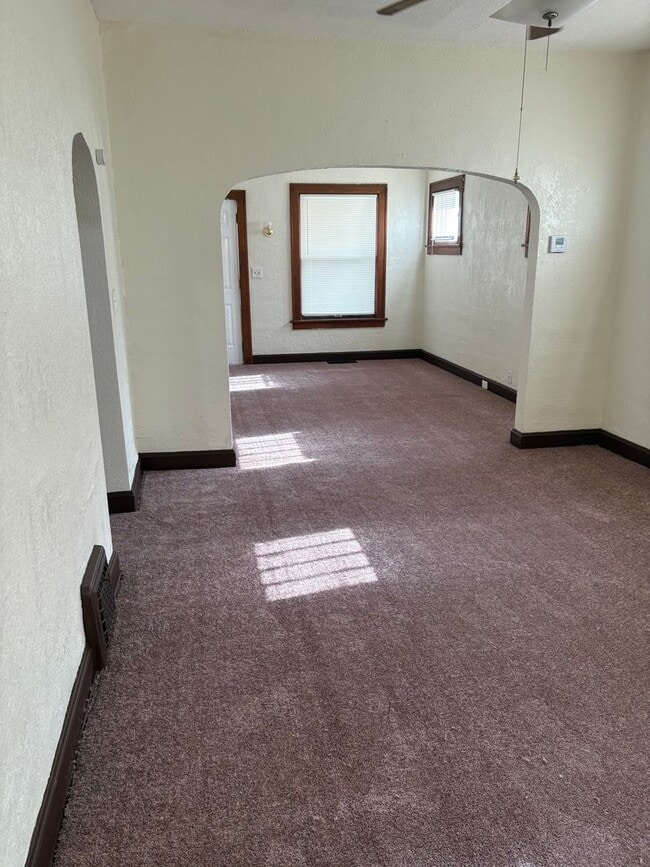 Building Photo - Nice 2 Bedroom