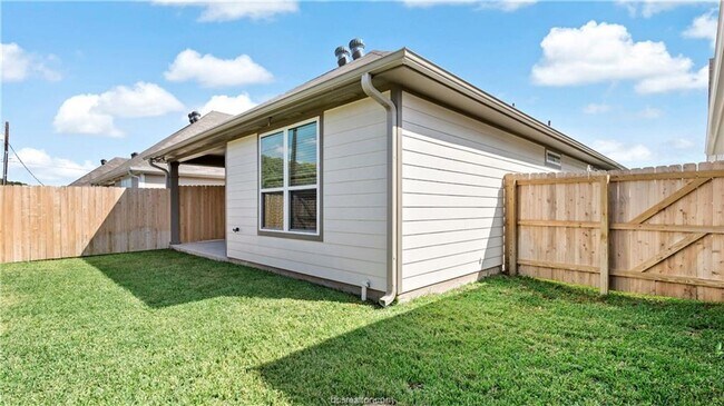 Building Photo - 3007 Stevens Dr