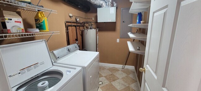 Building Photo - 3 Bedroom Single Floor House