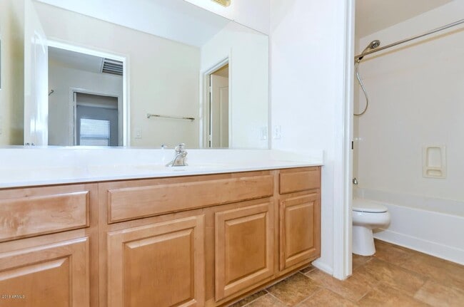 Building Photo - Gorgeous 4 Bed Single Level Norterra Home