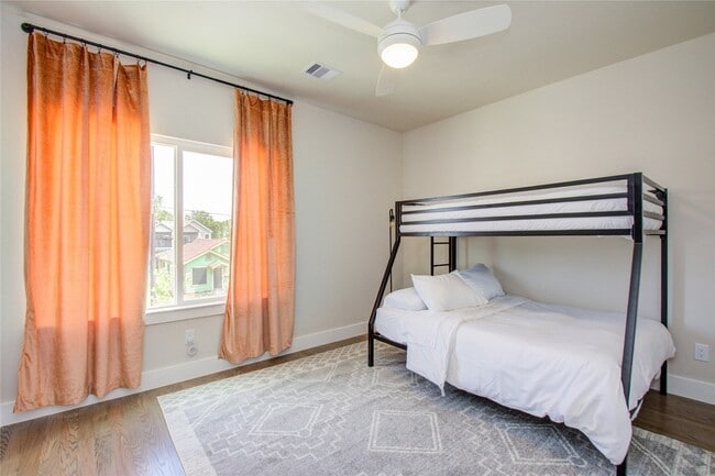 Building Photo - 4914 Noble St