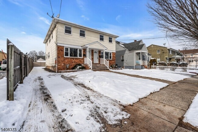 Building Photo - 415 Highland Pl