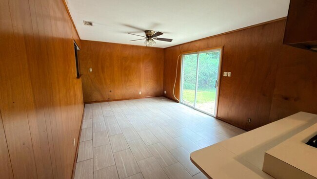 Building Photo - 1254 Lake Cir Dr W