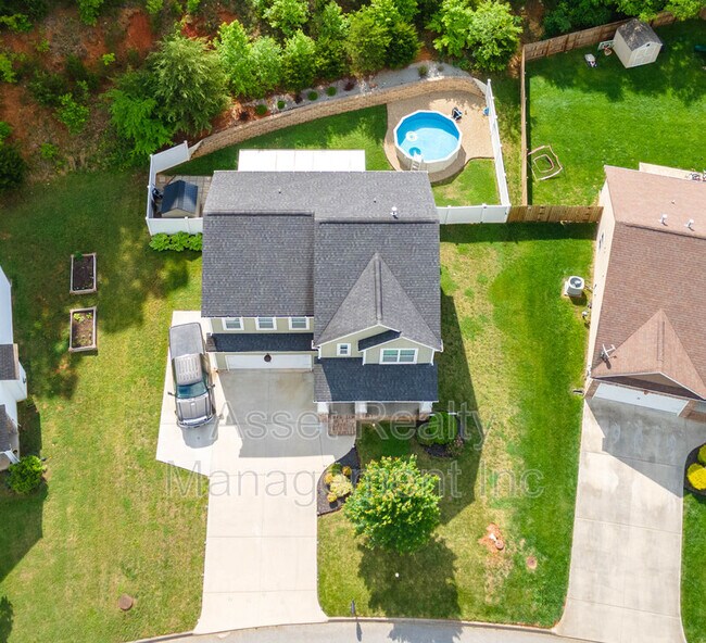 Building Photo - 1416 Madison Oaks Rd