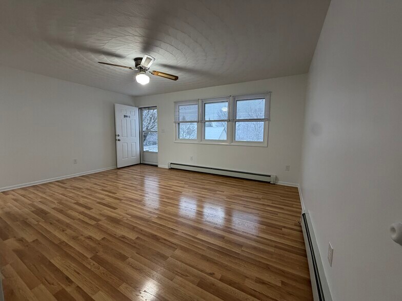 Building Photo - 3993 Sharoden Dr