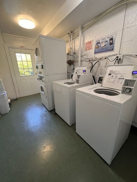 Building Photo - 9483 Fairfax Blvd