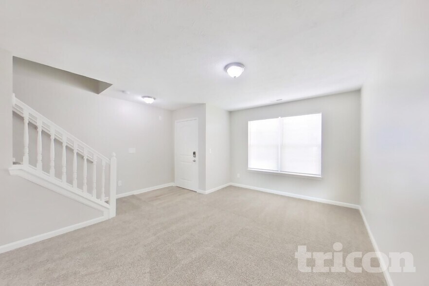 Building Photo - 501 Foliage Ln