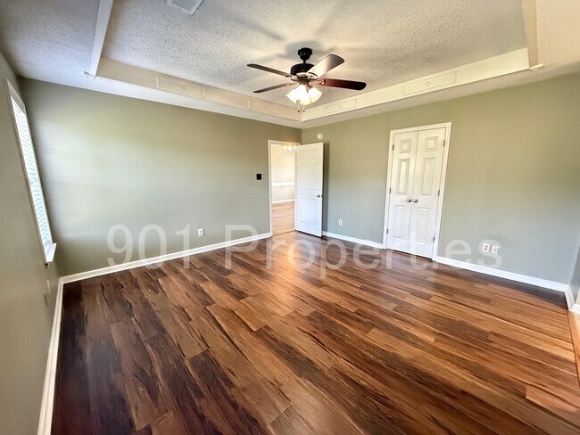 Building Photo - 40 Garden View Dr