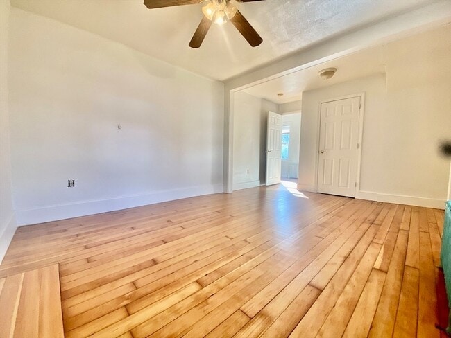 Building Photo - 618 Boston Rd