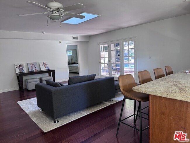 Building Photo - 2925 Dona Susana Dr