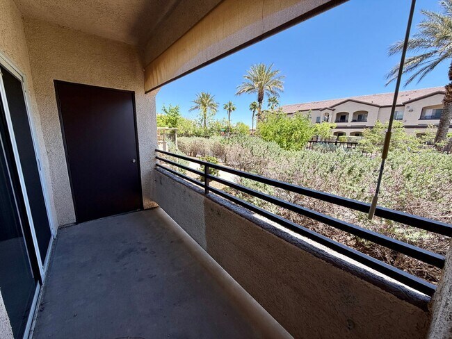 Building Photo - 2291 W Horizon Ridge Pkwy