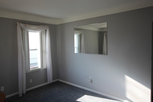 Building Photo - 14383 Mercedes