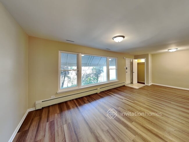 Building Photo - 3461 N Osceola Ave