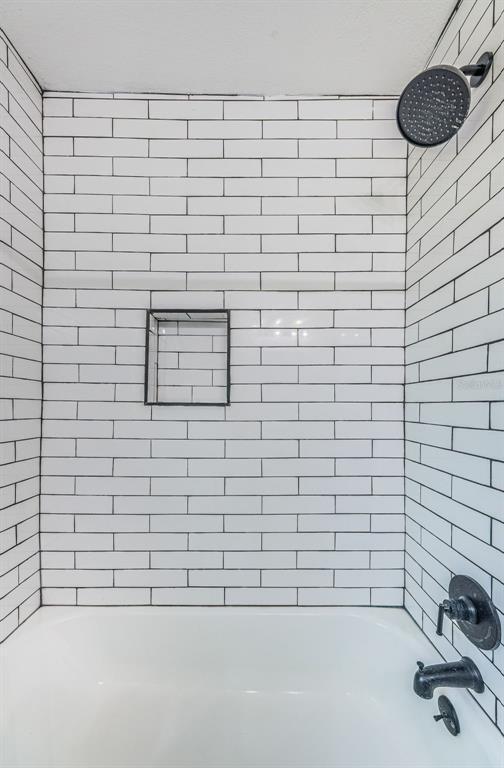 Building Photo - 618 40th Ave N