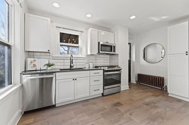 Building Photo - 3639 Columbus Ave