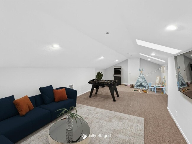 Building Photo - 2800 Roop Rd