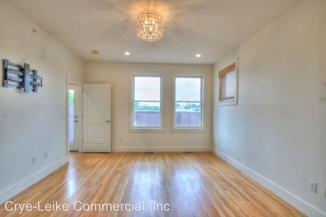 Building Photo - 2 br, 2 bath House - 1205 Paris Ave #204