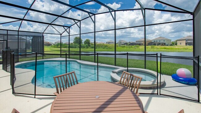 Building Photo - Providence Golf Community Home!