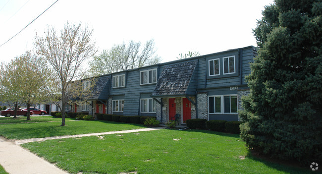 Primary Photo - Birchrest Townhomes