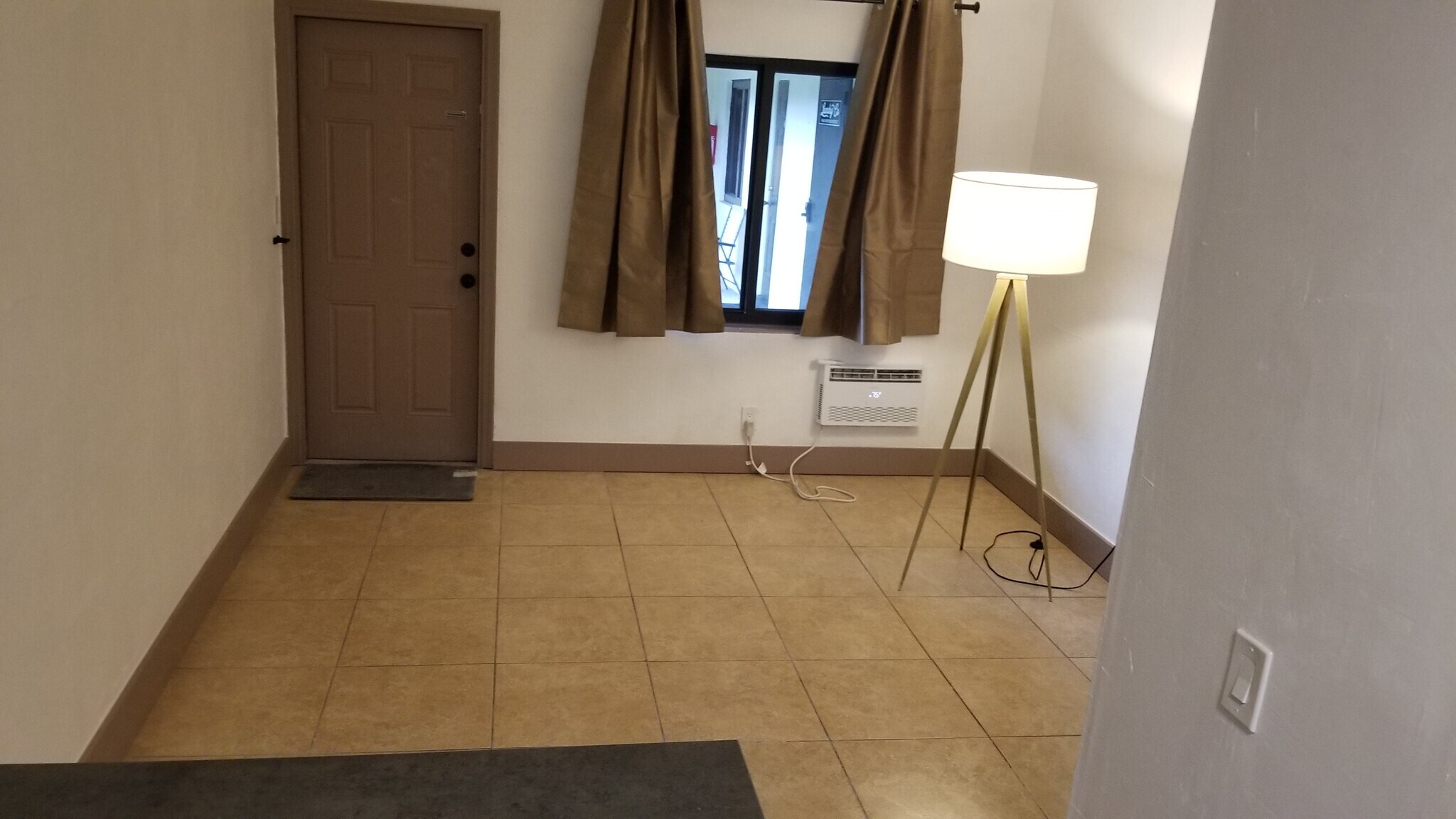 Building Photo - 515 S 20th Ave