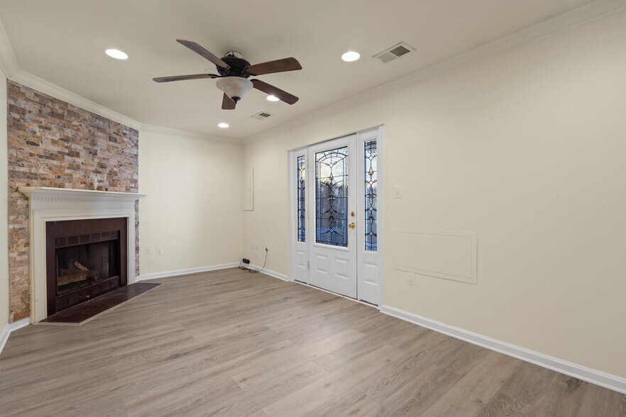 Building Photo - 7417 Wilma Ln