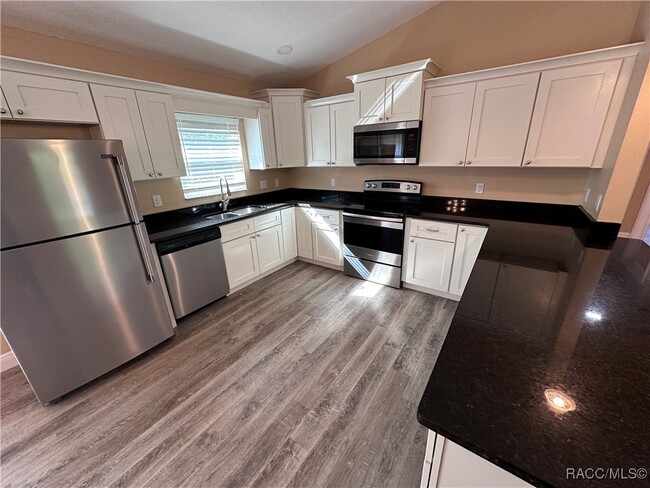Building Photo - 9149 N Saponaria Dr