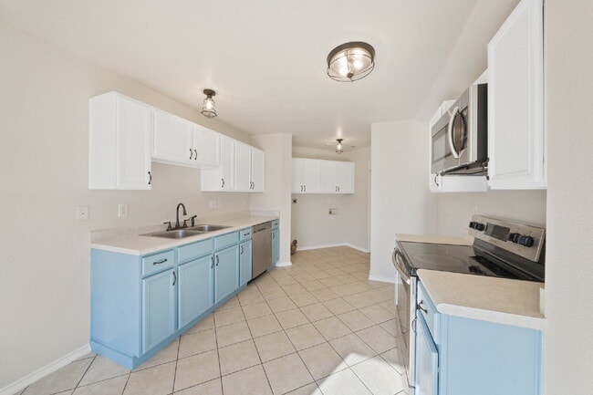 Building Photo - Beautiful 2-Story 4BR in 78254 | Near Alamo Ranch, Shopping & 1604