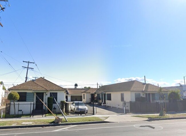 Primary Photo - 8472 Main St