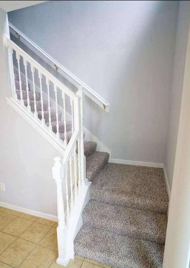 Building Photo - 605 Mount Olympus Blvd