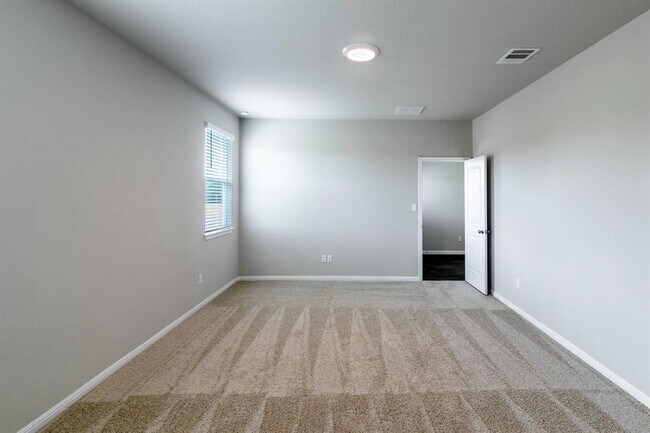 Building Photo - 703 Bluffview Dr.