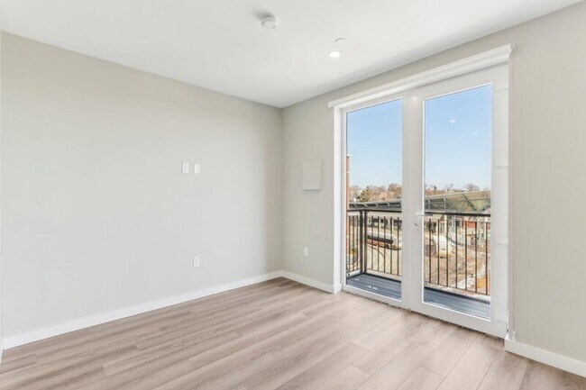 Building Photo - 1970 Dorchester Ave