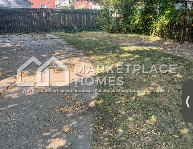 Building Photo - 15411 Mansfield St