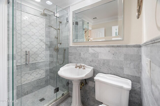 Building Photo - 5820 W Del Lago Cir