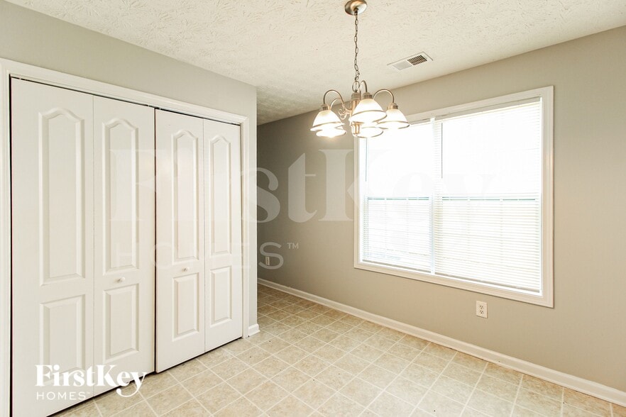 Building Photo - 6108 Ruth St SW