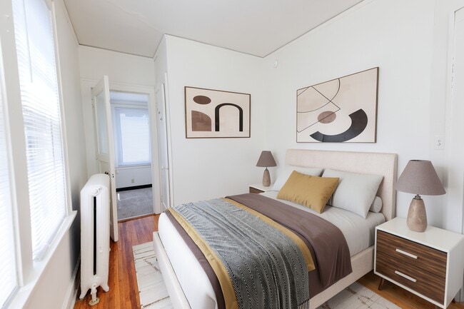 Building Photo - Snelling Villas