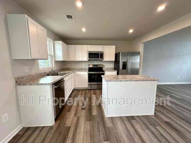 Building Photo - 11 High Pne Trl