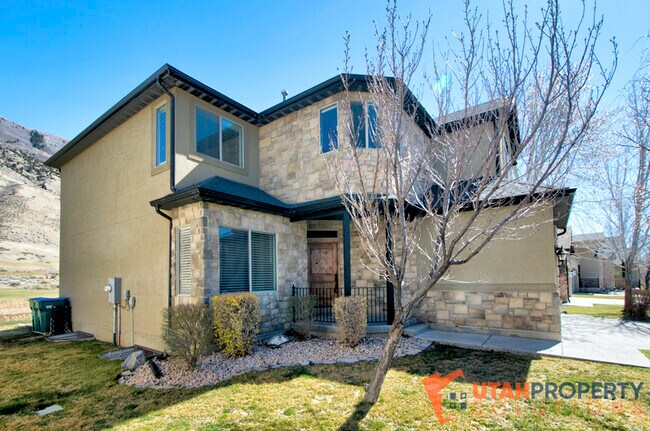 Building Photo - 10724 N Cypress