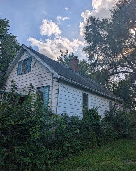 Building Photo - 1521 S Westmoreland Ave