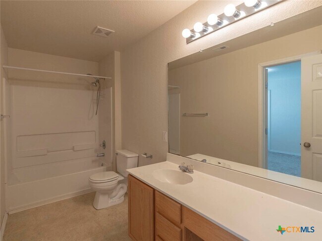 Building Photo - 424 Copper Hill Dr